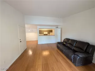 Photo #3: 2670743 Listing 