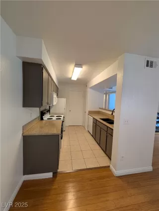 Photo #4: 2670743 Listing 