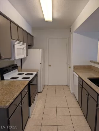 Photo #6: 2670743 Listing 