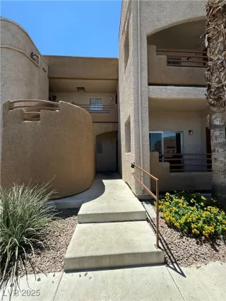 Photo #1: 2670748 Listing 