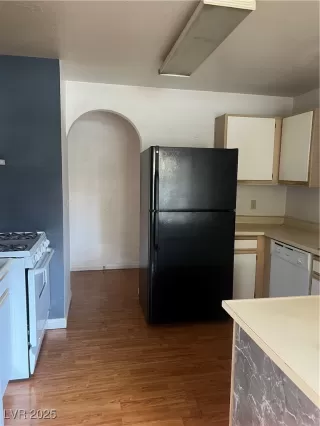 Photo #3: 2670787 Listing 