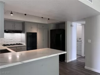 Photo #5: 2670789 Listing 