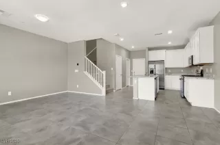 Photo #2: 2670802 Listing