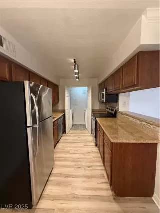 Photo #2: 2670826 Listing 