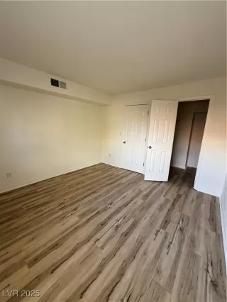 Photo #3: 2670826 Listing 