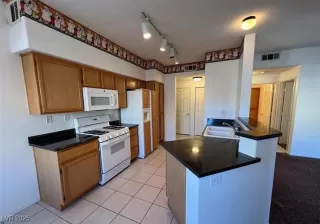 Photo #4: 2670827 Listing 