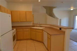 Photo #6: 2670828 Listing 