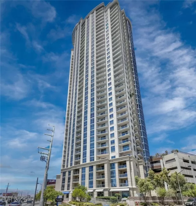 MLS: 2670872 Condo For Sale