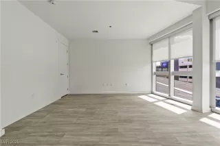 Photo #6: 2670888 Listing 