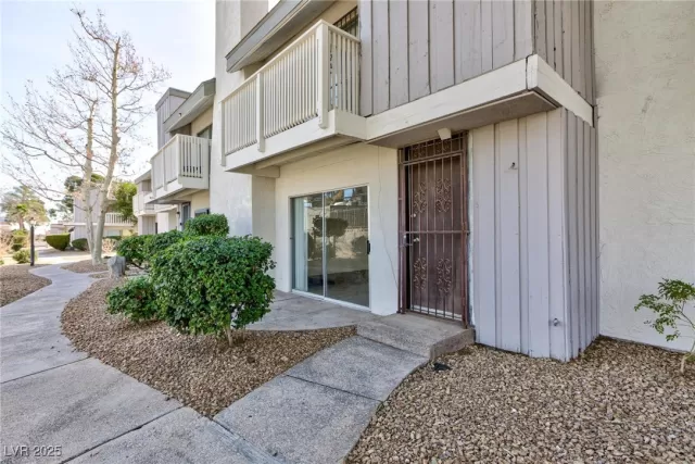 MLS: 2670896 Condo For Sale