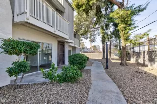 Photo #2: 2670896 Listing