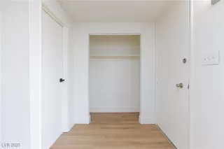 Photo #3: 2670896 Listing