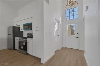 Photo #5: 2670908 Listing