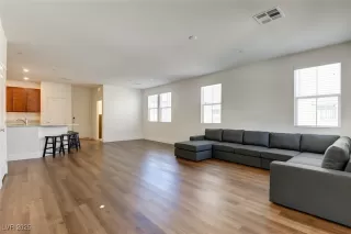 Photo #1: 2670939 Listing 