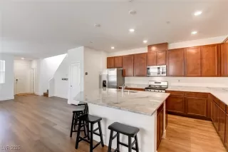 Photo #5: 2670939 Listing 