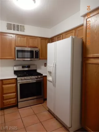 Photo #3: 2670943 Listing 