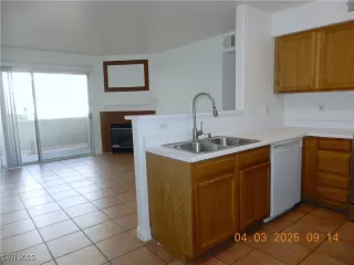 Photo #5: 2670943 Listing 