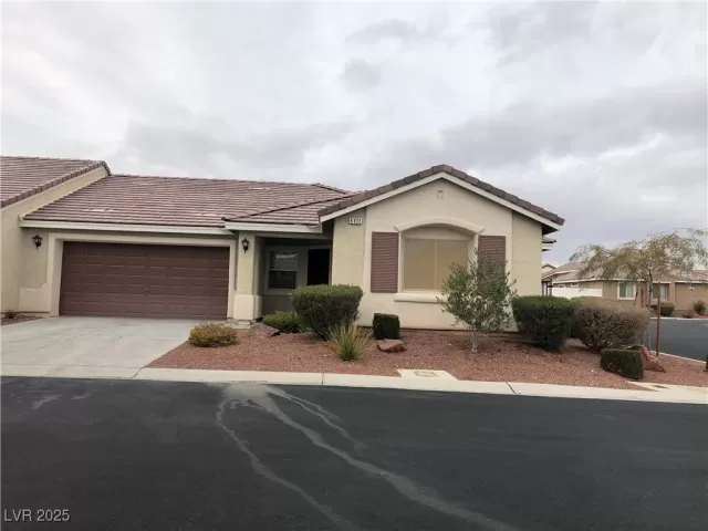 MLS: 2670944 Condo For Sale