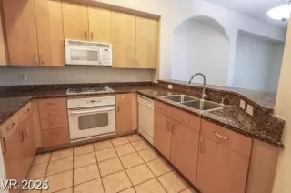 Photo #4: 2670952 Listing 