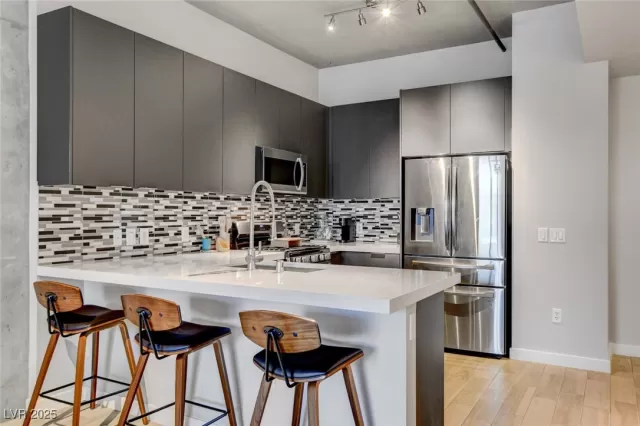 MLS: 2670974 Condo For Sale