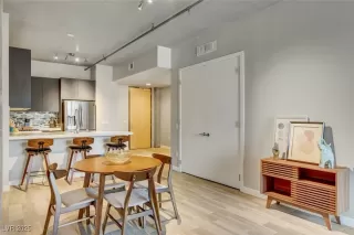 Photo #3: 2670974 Listing