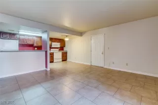Photo #2: 2670976 Listing