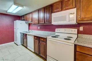 Photo #4: 2670976 Listing