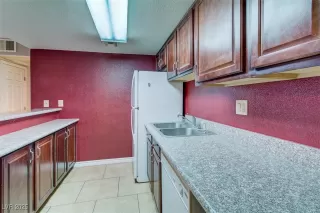 Photo #5: 2670976 Listing