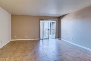 Photo #6: 2670976 Listing