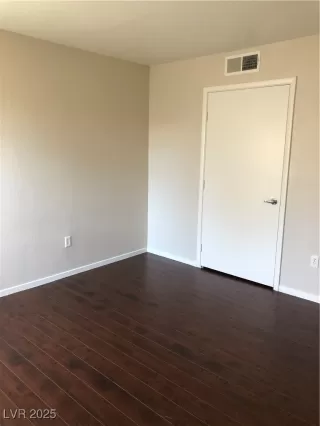 Photo #6: 2670981 Listing 