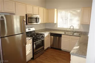 Photo #4: 2671024 Listing