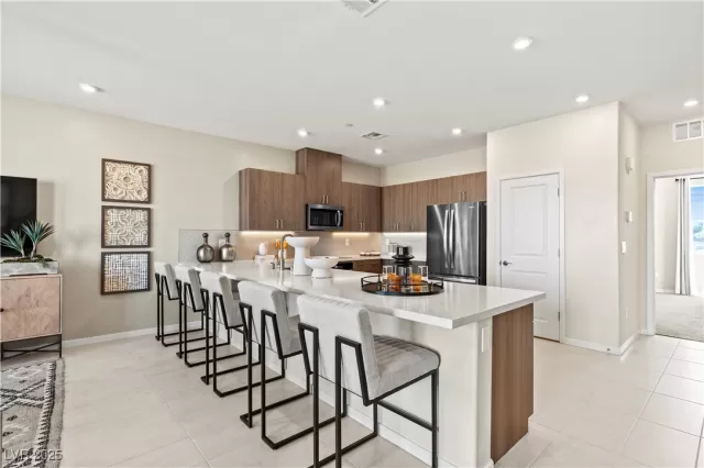 MLS: 2671042 Condo For Sale