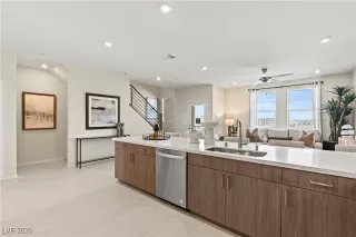 Photo #2: 2671042 Listing