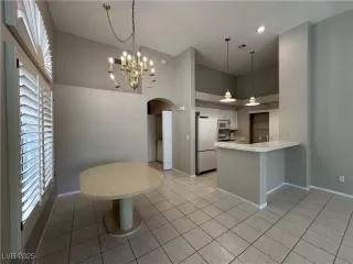 Photo #4: 2671070 Listing 