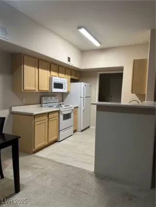 Photo #4: 2671071 Listing