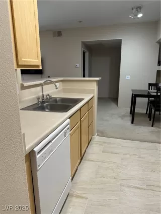 Photo #5: 2671071 Listing