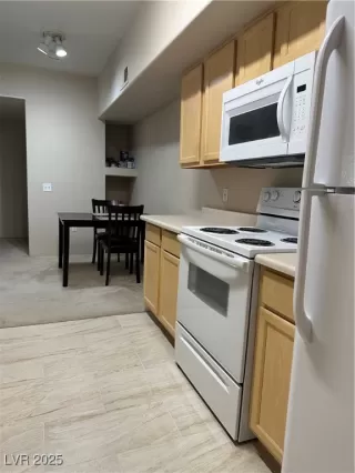 Photo #6: 2671071 Listing