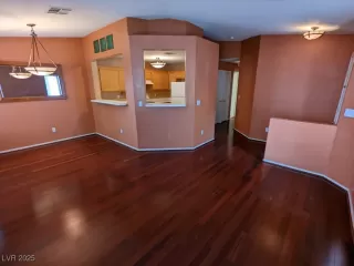 Photo #1: 2671074 Listing 