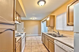 Photo #5: 2671122 Listing 