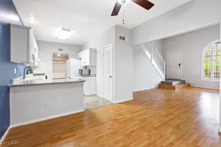 Photo #3: 2671135 Listing 