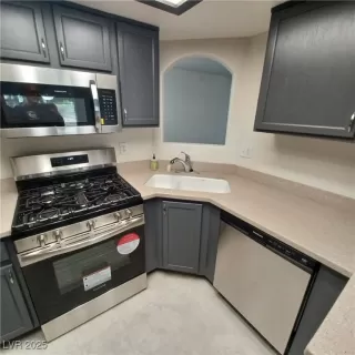 Photo #5: 2671231 Listing