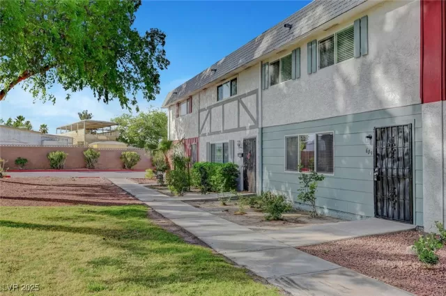 MLS: 2671263 Condo For Sale