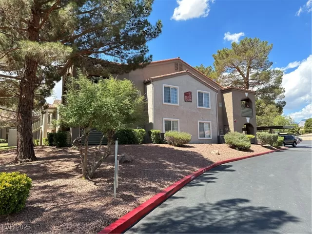 MLS: 2671275 Condo For Sale