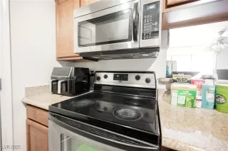 Photo #3: 2671286 Listing 