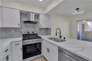 Photo #1: 2671376 Listing 