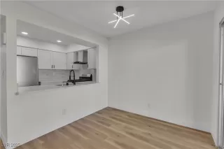 Photo #3: 2671376 Listing 