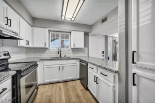 Photo #1: 2671401 Listing