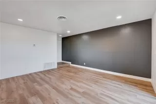 Photo #3: 2671406 Listing 