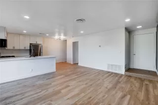 Photo #5: 2671406 Listing 