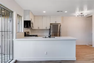 Photo #6: 2671406 Listing 